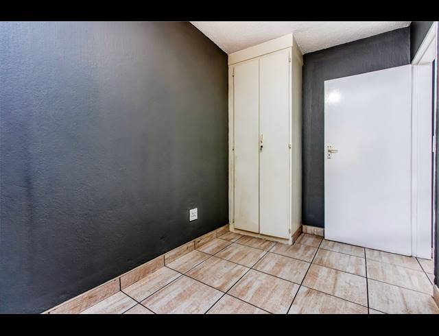 2 BEDROOM APARTMENT TO LET IN WELTEVREDEN PARK